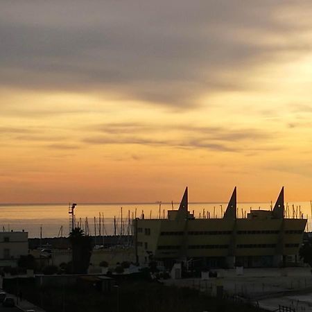 Grande, Vista Mare A 2 Passi Dalla Spiaggia 丽都迪奥斯蒂亚 外观 照片
