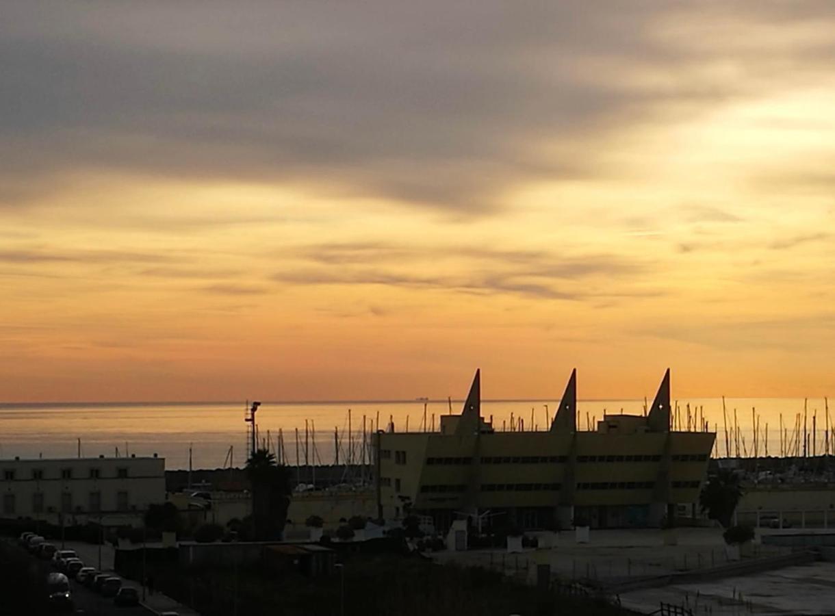 Grande, Vista Mare A 2 Passi Dalla Spiaggia 丽都迪奥斯蒂亚 外观 照片
